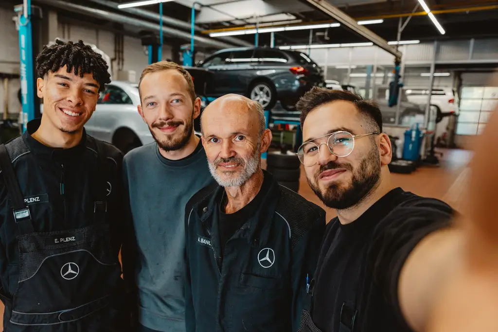 Titelbild - Ausbildung zu Kfz-Mechatroniker Nfz, Pkw und System- und Hochvolttechnik (m/w/d)