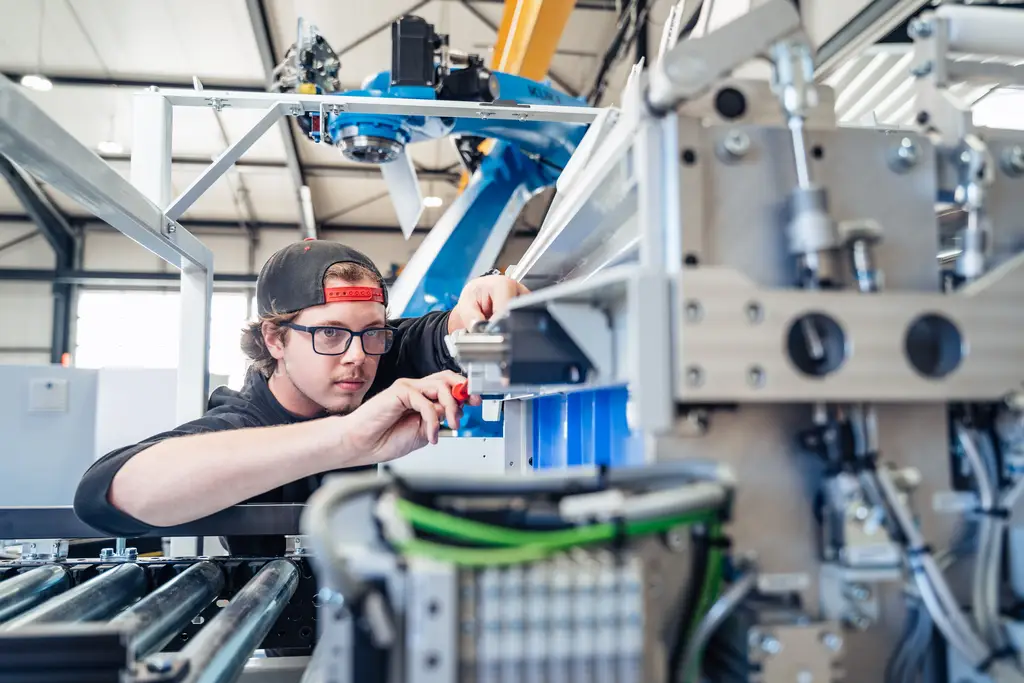 Titelbild - Duales Studium Elektrotechnik (m/w/d) - Automation