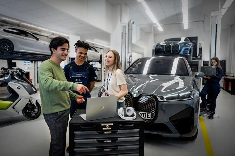 Titelbild - Ausbildung zum Automobilkaufmann (w/m/d) in der BMW AG Niederlassung Kassel