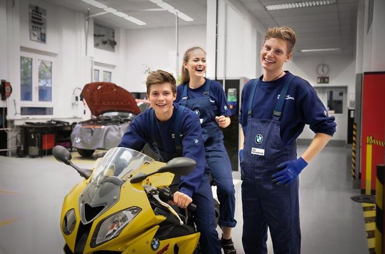 Titelbild - Ausbildung zum Kfz-Mechatroniker für Motorradtechnik (w/m/d) in der BMW AG Niederlassung Kassel