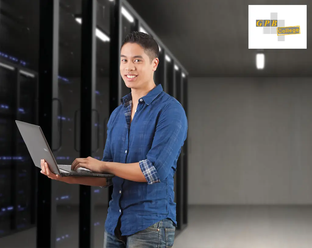 Titelbild - Schulische Ausbildung: Kaufleute für IT-System-Management (IHK) (m/w/d)