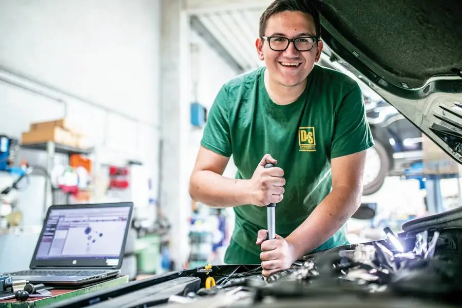 Titelbild - Ausbildung zum Kraftfahrzeugmechatroniker - Fachrichtung Nutzfahrzeugtechnik 2025 (m/w/d)